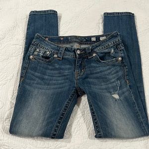Miss Me Signature Skinny Jean distressed Size 27